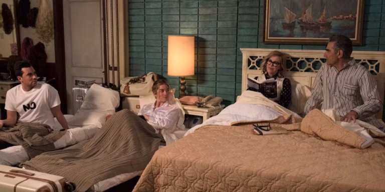 15 Legendary Sitcom Teams and Hilarious Moments You’ll Never Forget